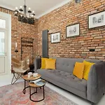 شقة Dietla One Bedroom With Air Conditioning & Balcony By Renters *