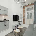 Dietla One Bedroom With Air Conditioning & Balcony By Renters كراكوفيا