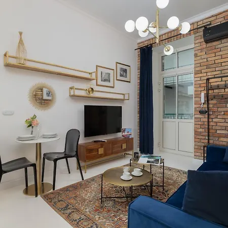 Dietla One Bedroom With Air Conditioning & Balcony By Renters Apartamento *