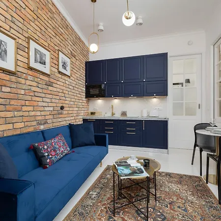 Dietla One Bedroom With Air Conditioning & Balcony By Renters كراكوفيا