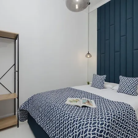 Apartment Dietla One Bedroom With Air Conditioning & Balcony By Renters