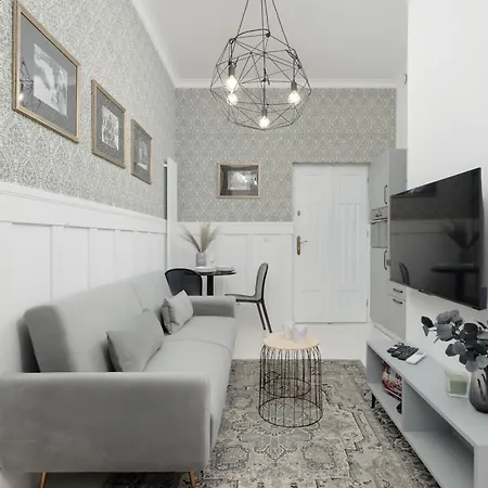 Dietla One Bedroom With Air Conditioning & Balcony By Renters * Krakow